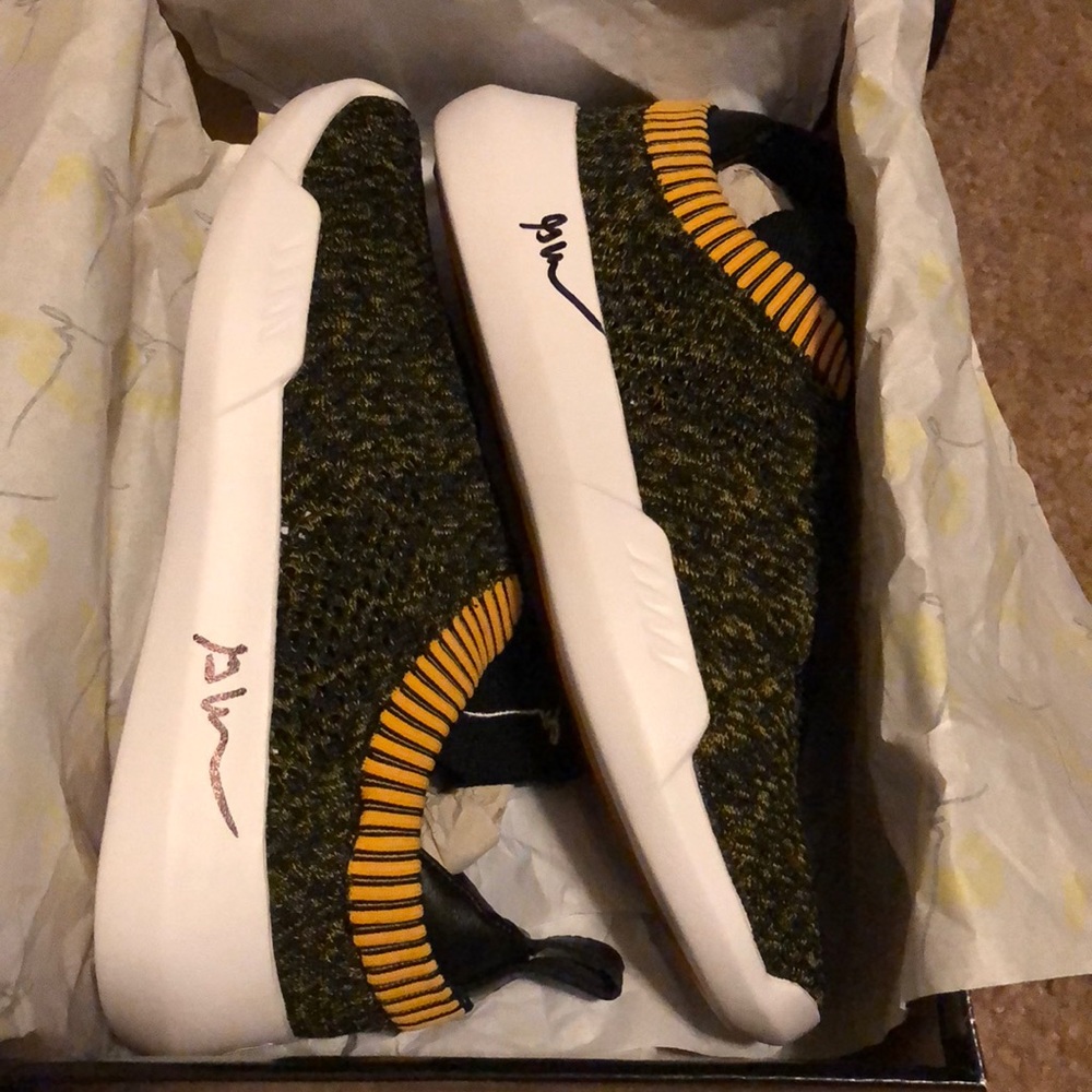 SIGNED GARY VEE SNEAKERS